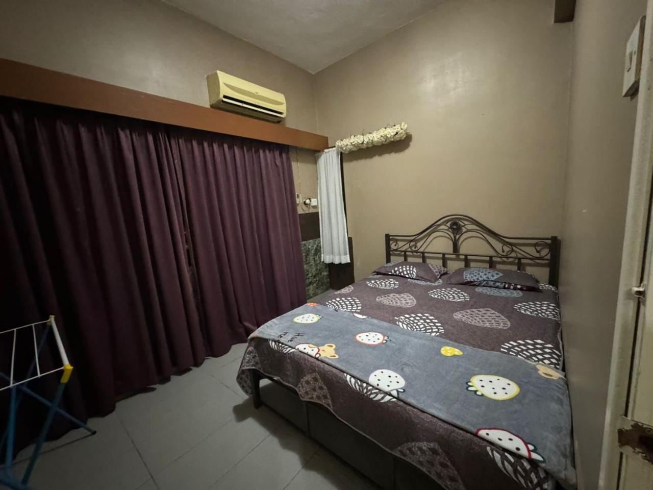 Anitas Place Porto Dickson Exterior foto
